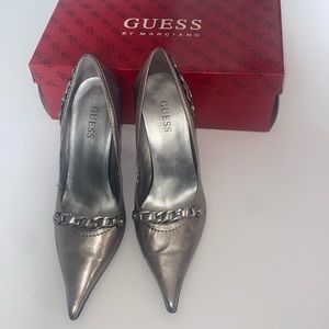 Guess by Marciano Shena-T Pewter leather 4” heels with chain link, 7M vintage